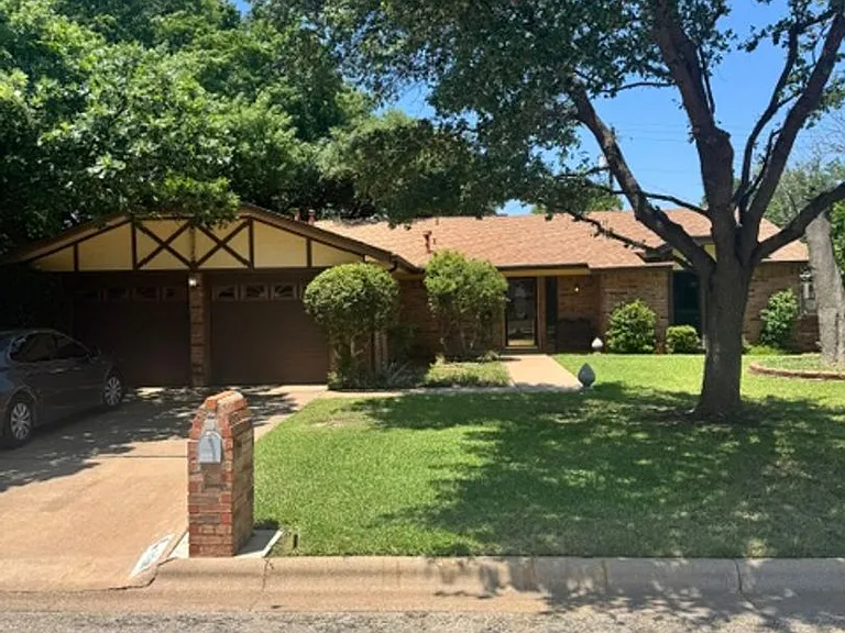 3134 Winterhawk Dr — Photo 1