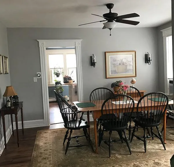 Dining Room (previous tenant furnishings)