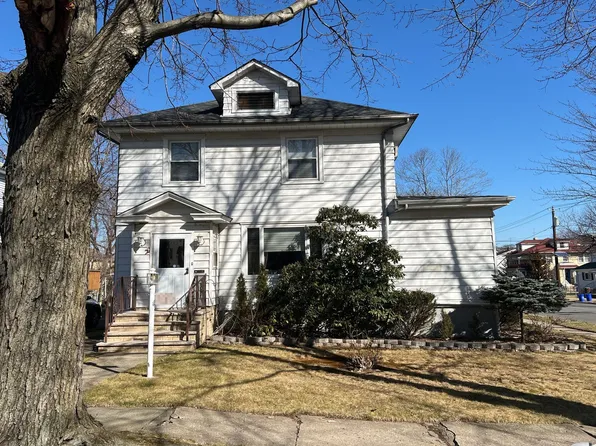 883 Ray Ave, Ridgefield, NJ 07657