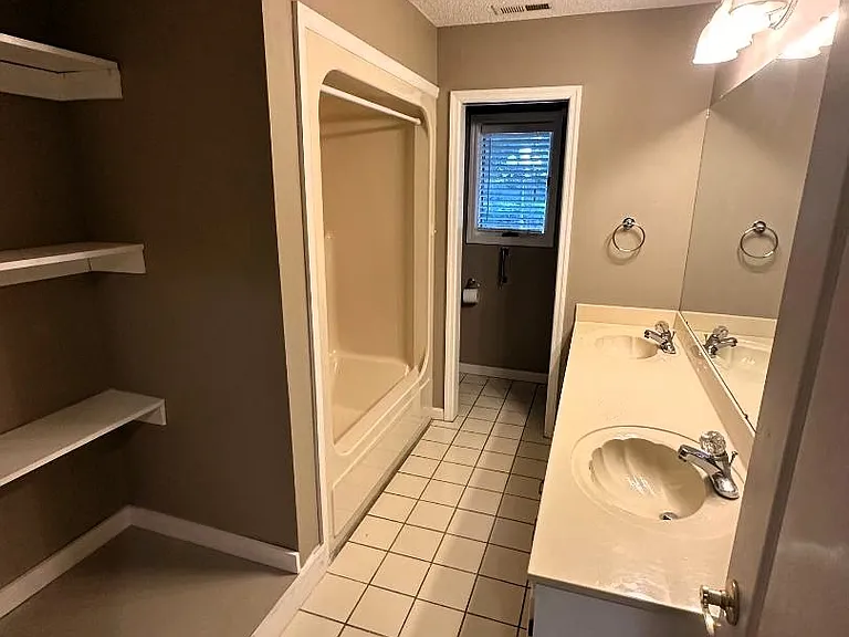 183 Bradford Dr SE — Photo 15