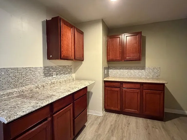 29205 Exeter St — Photo 65