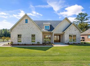 425 Pembrooke Cir SE, Hartselle, AL 35640