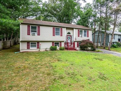 90 Crestwood Dr, West Warwick, RI, 02893