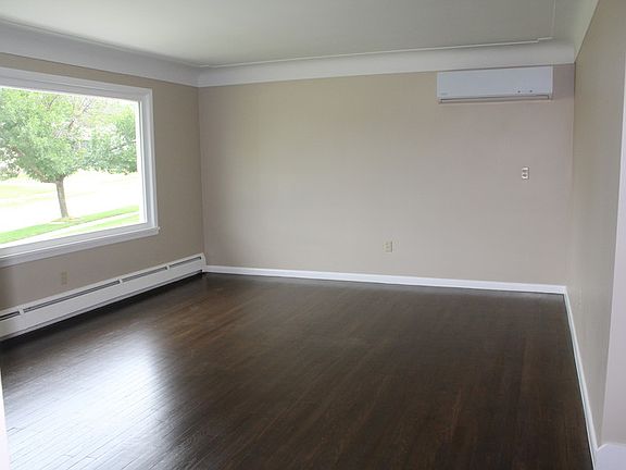 4th image of 2382 Stanford Dr