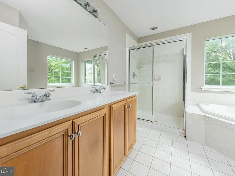 1085 Buckingham Dr — Photo 19