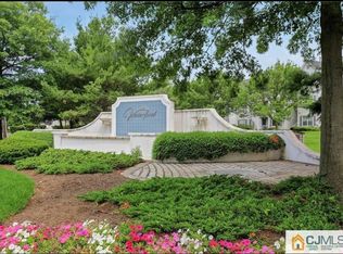 1634 Waterford Dr, Edison, NJ
