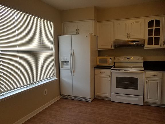 3rd image of 3927 Lantana Pl