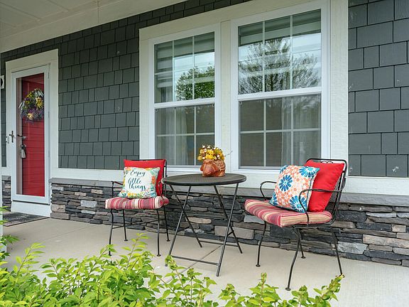 3rd image of 320 Preserve Dr