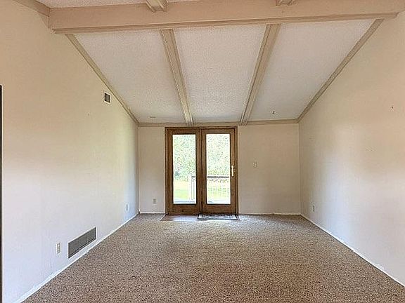 4th image of 2022 River Rd