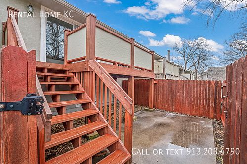 2nd image of 10965 Gillette St