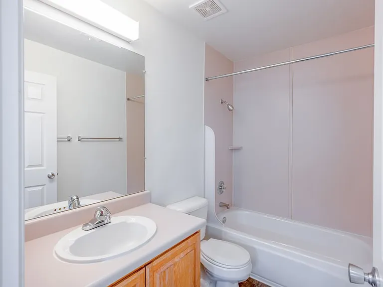 Midway Park - Military Housing — Photo 7