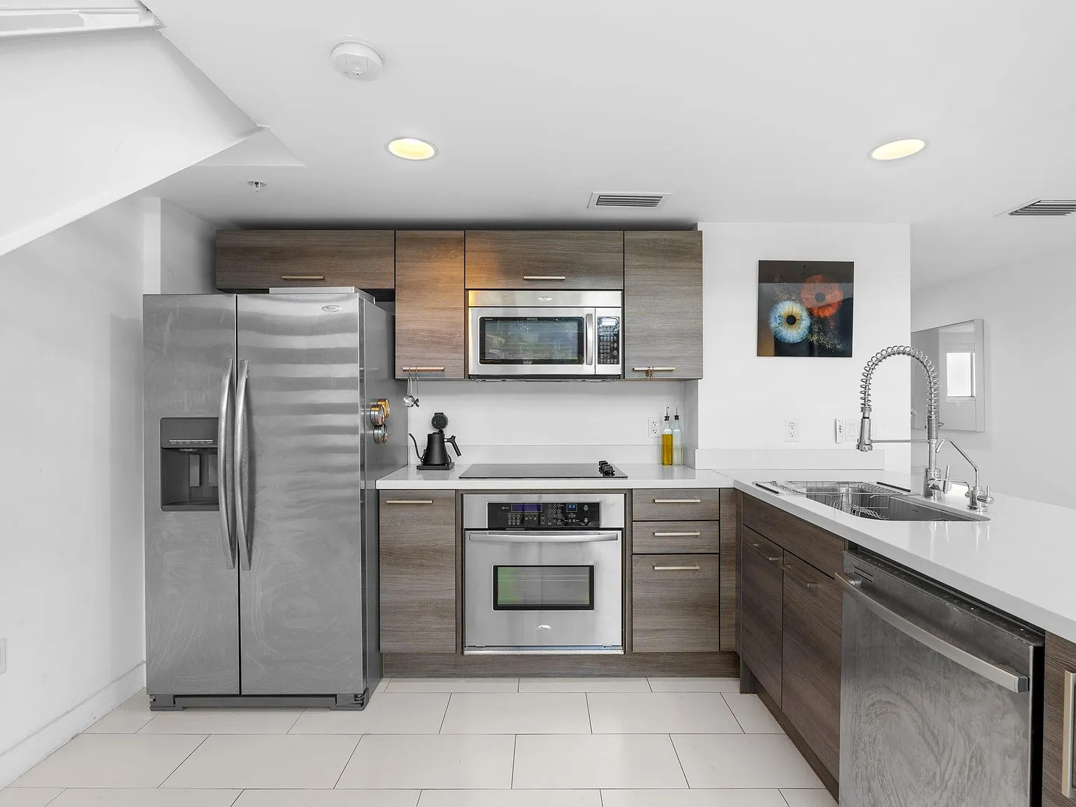 421 Meridian Ave — Photo 3
