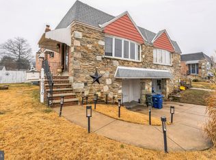 9976 Sandy Rd, Philadelphia, PA 19115