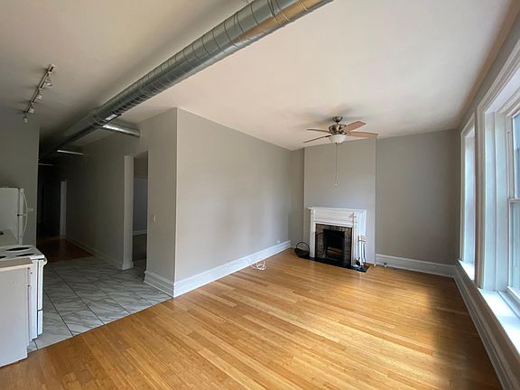 5th image of 2719 N Pine Grove Ave APT 301