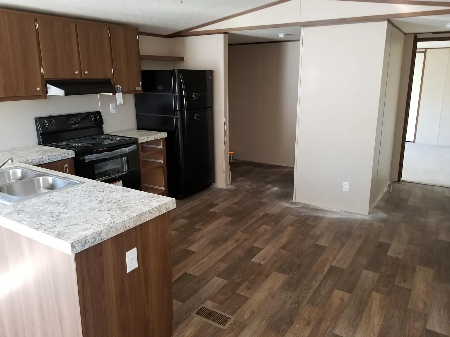 3 bed, 1064 sqft, $1,100 — Photo 3