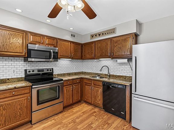 5th image of 1948 Marine Terrace Dr APT B