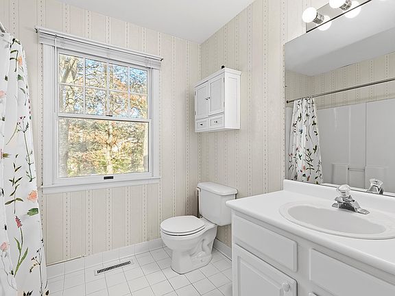 5th image of 59 Barnes Ave #Eh