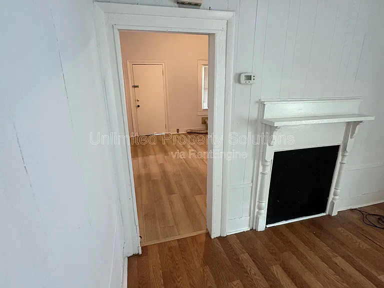 317 Queen St — Photo 10