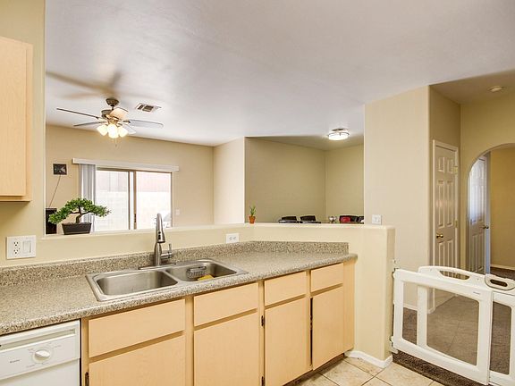 4th image of 2031 W Cadbury Ct