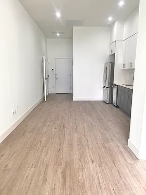 Rented by R New York | media 9