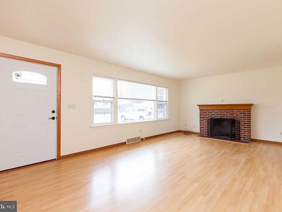 4th image of 17328 Diane Dr