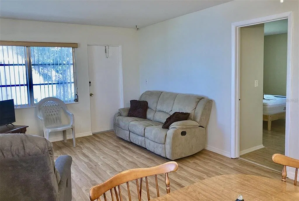 2 bed, 2.0 bath, 842 sqft, $1,500 — Photo 3