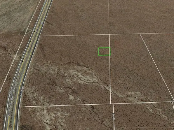 15th St W #E, Mojave, CA 93501