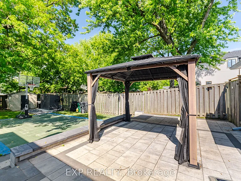 1052 Alexandra Ave — Photo 24