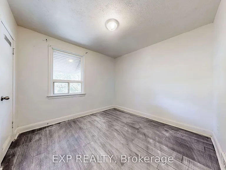 47 Boyce Ave S — Photo 22