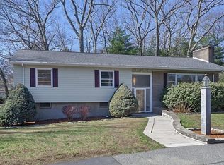 18 Woodcliff Dr, Waltham, MA 02452