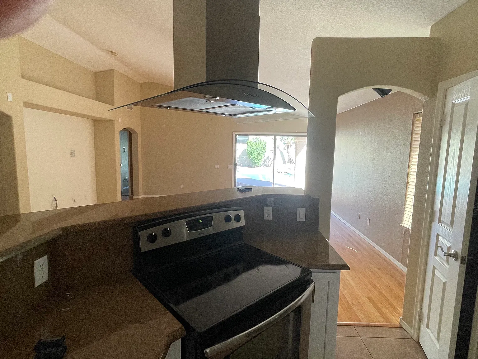 1924 W Canyon Way — Photo 4