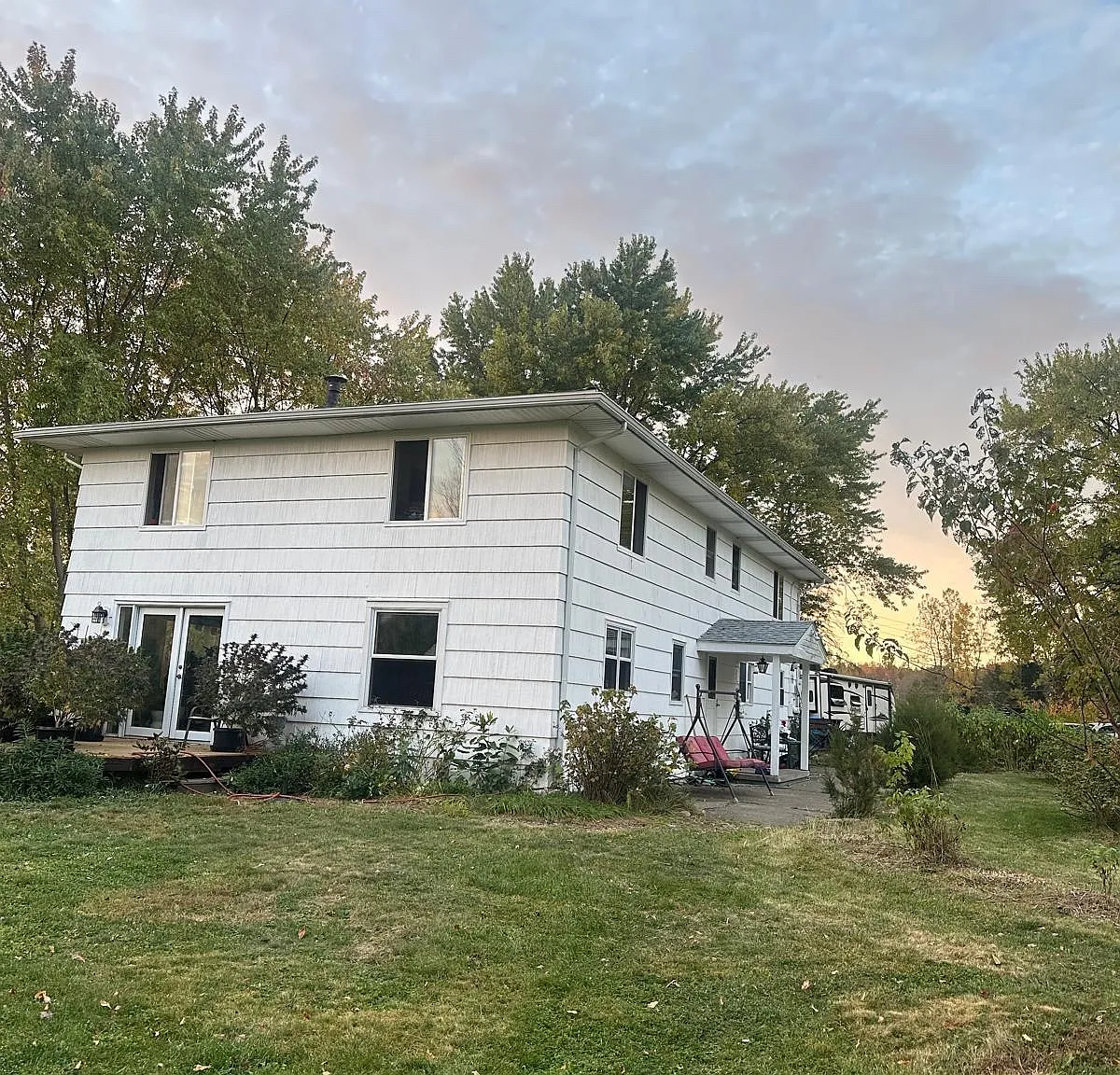 3 bed, 1.5 bath, 1650 sqft, $1,875 — Photo 2