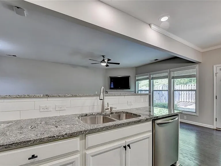 7245 Heritage Oak Ct — Photo 25