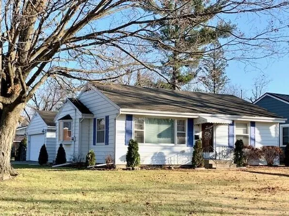 1103 Willow St, Grand Ledge, MI 48837