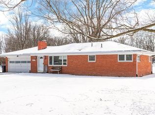 9743 Mintwood Rd, Centerville, OH 45458