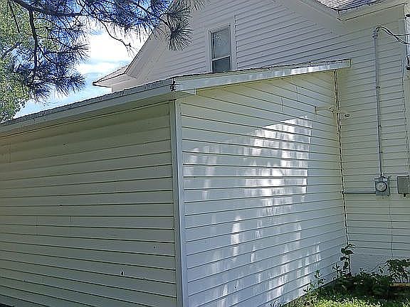 3rd image of 4409 Main St