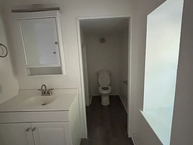Bathroom 2nd floor