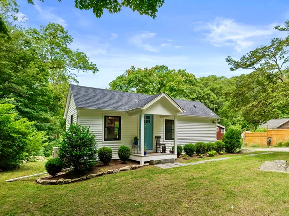 20 Meadow Woods Road, Essex, CT 06426