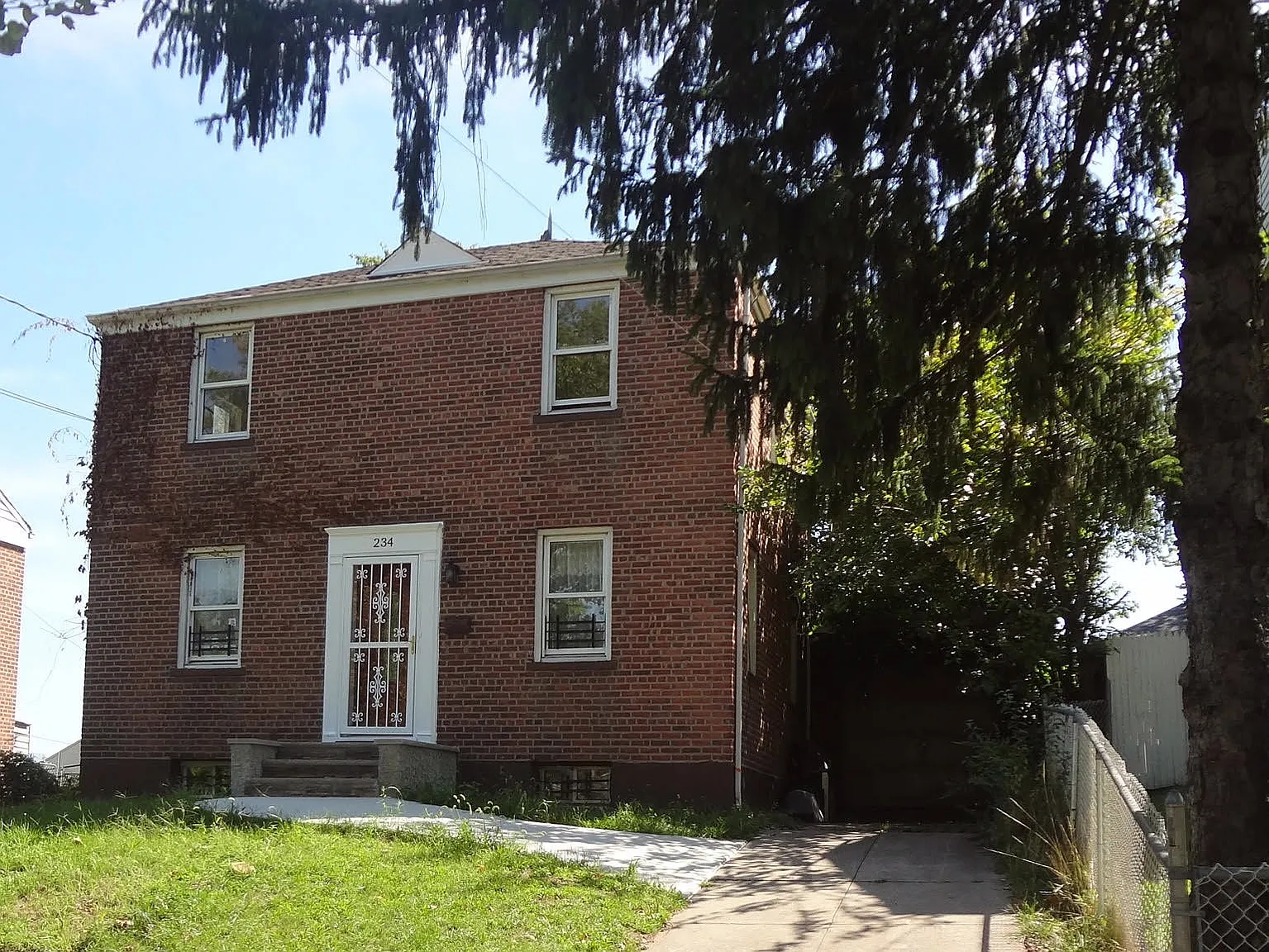 234 Vanderbilt Ave photo 1