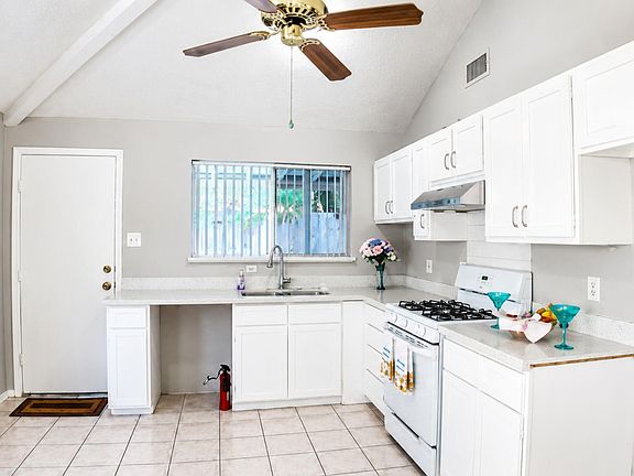 5th image of 10070 Green Valley Ln