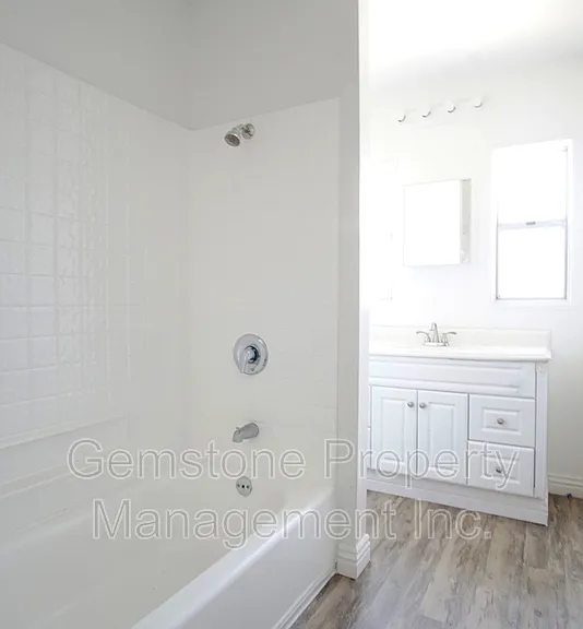 5017 College Ave — Photo 12