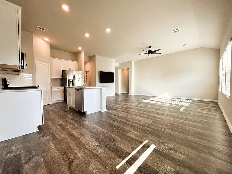 1804 Berry Ridge Trl — Photo 6
