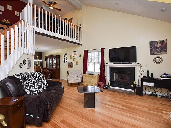 2nd image of 1065 Medfield Dr