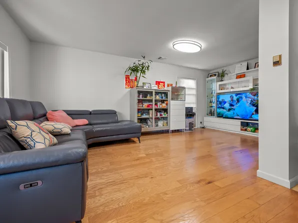 669 West Fingerboard Road image 5 of 39