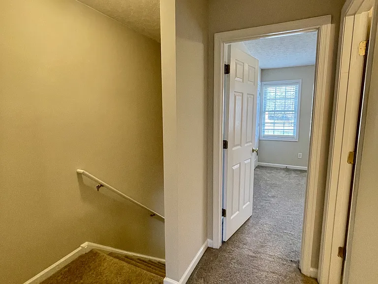 125 Primrose Ln #B — Photo 9