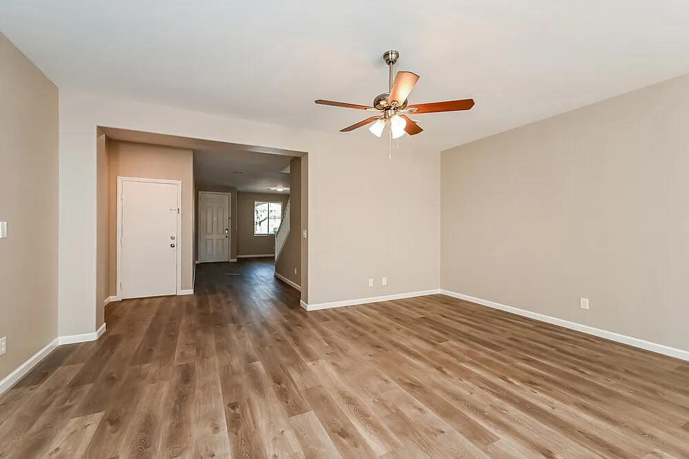 4 bed, 3.5 bath, 3164 sqft, $3,555 — Photo 4