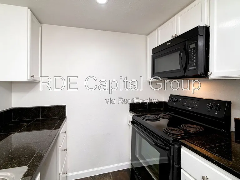 2808 Throckmorton St #201 — Photo 11