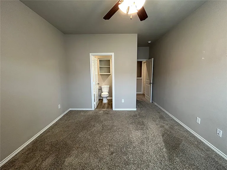 511 Hayes Ln — Photo 6
