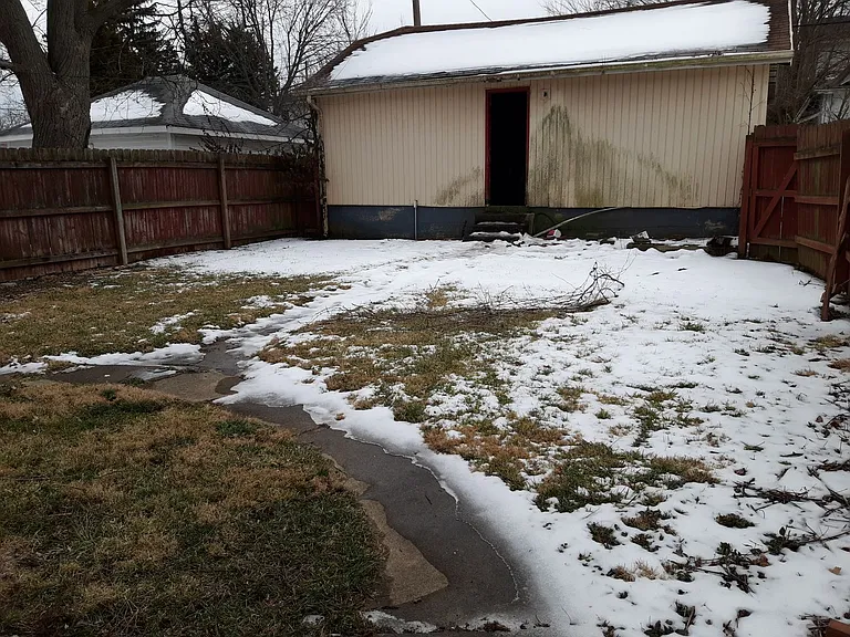 220 Fernwood Ave — Photo 16