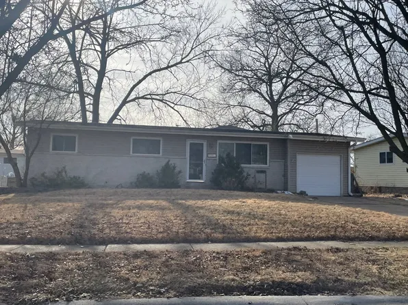 680 Crabapple Ln, Florissant, MO 63031